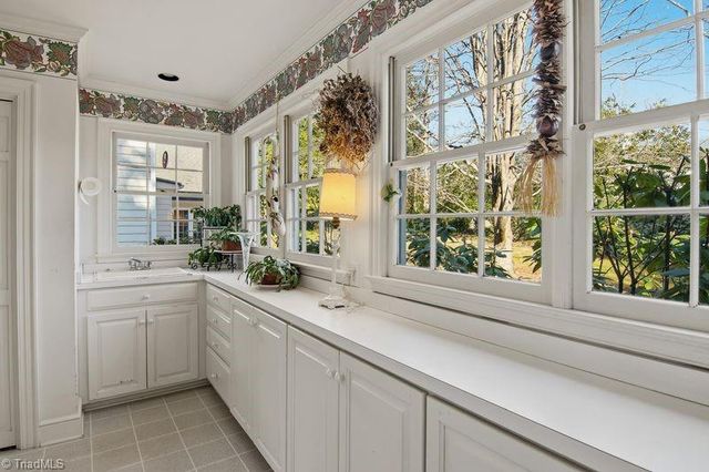 2325 Warwick Road, Winston-salem, NC 27104