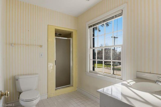 2325 Warwick Road, Winston-salem, NC 27104