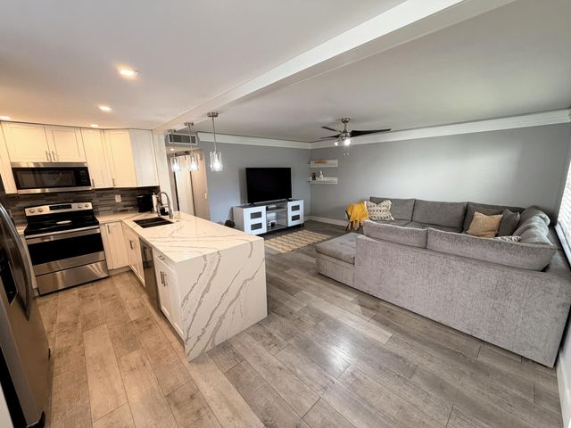 397 Burgundy I, Delray Beach, FL 33484