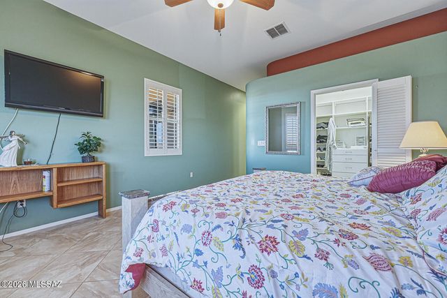 566 N Feke Court, Green Valley, AZ 85614