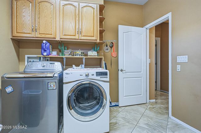 566 N Feke Court, Green Valley, AZ 85614