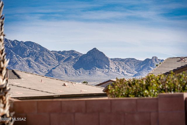 566 N Feke Court, Green Valley, AZ 85614