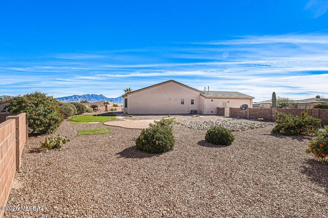 566 N Feke Court, Green Valley, AZ 85614
