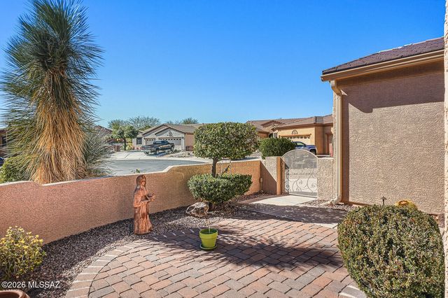 566 N Feke Court, Green Valley, AZ 85614