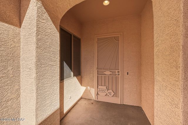 566 N Feke Court, Green Valley, AZ 85614