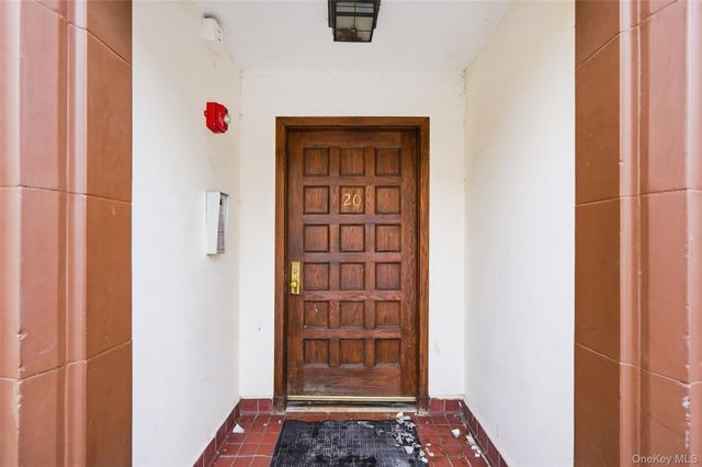 2-20 Garth Road 205, Scarsdale, NY 10583