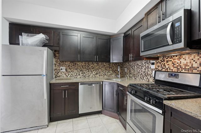 2-20 Garth Road 205, Scarsdale, NY 10583