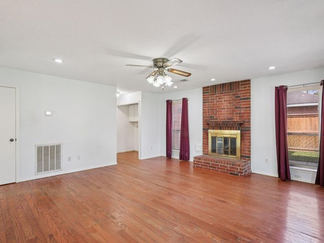 1313 Wildwood Drive, Deer Park, TX 77536