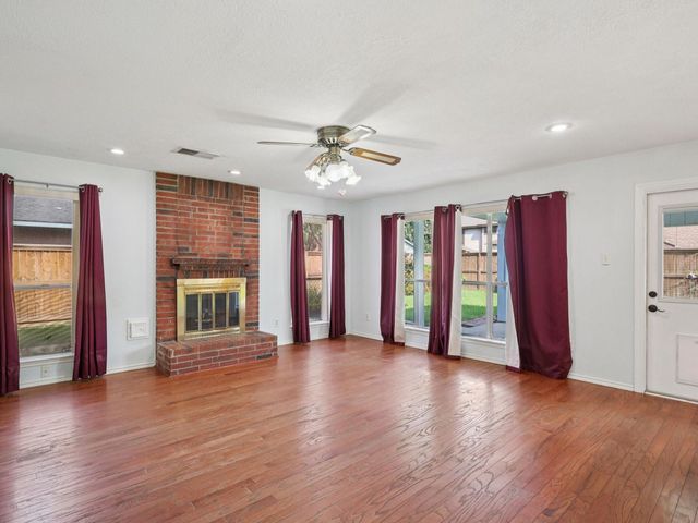 1313 Wildwood Drive, Deer Park, TX 77536