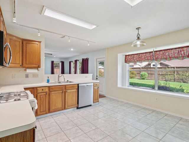 1313 Wildwood Drive, Deer Park, TX 77536