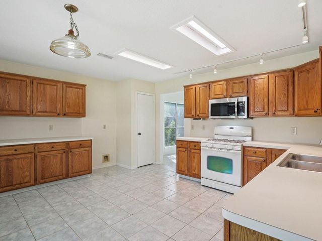 1313 Wildwood Drive, Deer Park, TX 77536