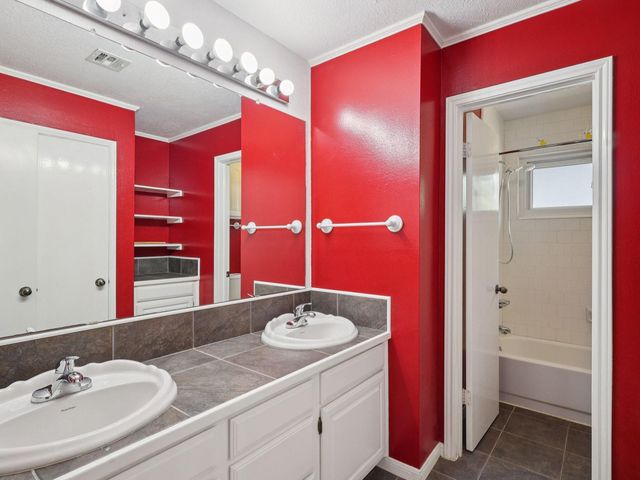 1313 Wildwood Drive, Deer Park, TX 77536