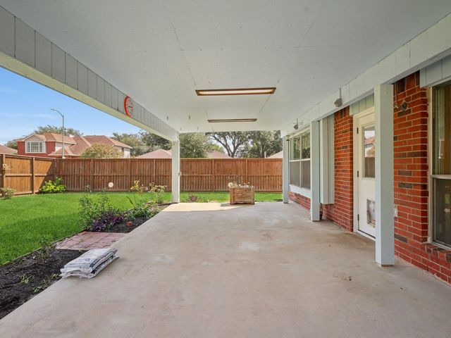 1313 Wildwood Drive, Deer Park, TX 77536