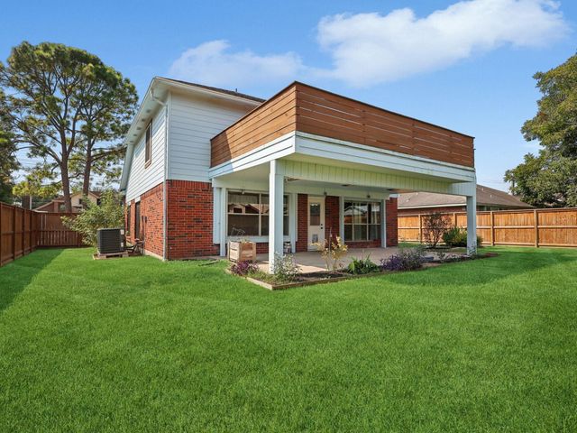 1313 Wildwood Drive, Deer Park, TX 77536