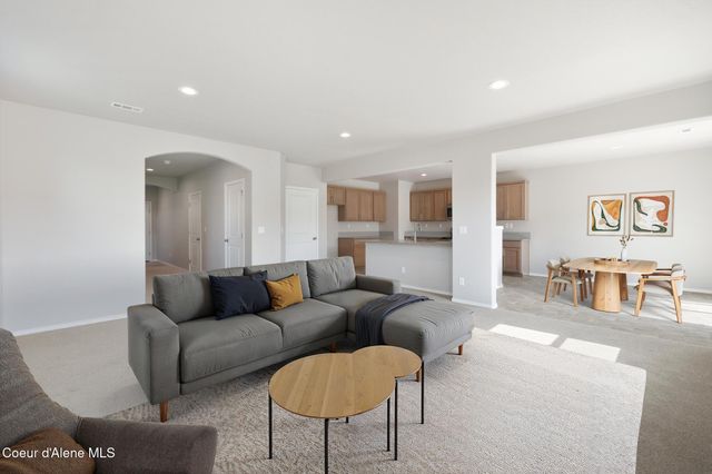 19626 E 3rd Ln, Greenacres, WA 99016