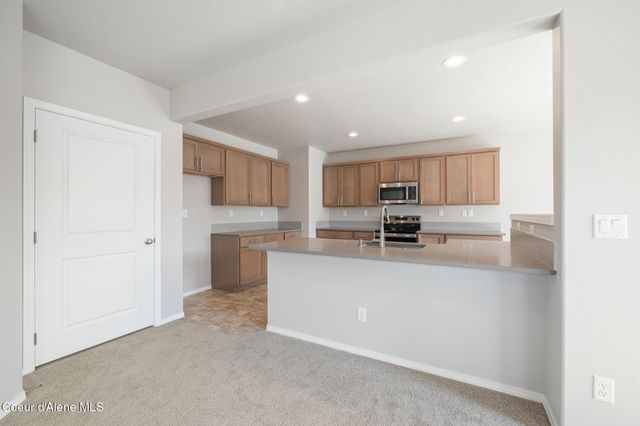 19626 E 3rd Ln, Greenacres, WA 99016