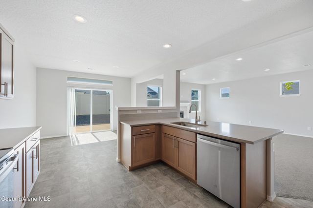 19626 E 3rd Ln, Greenacres, WA 99016