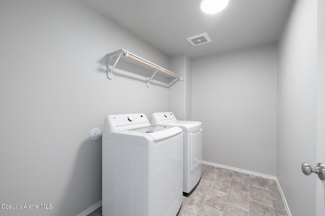 19626 E 3rd Ln, Greenacres, WA 99016