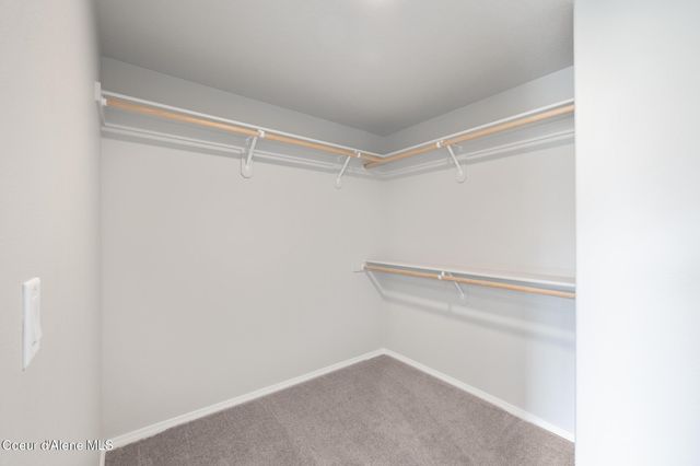 19626 E 3rd Ln, Greenacres, WA 99016