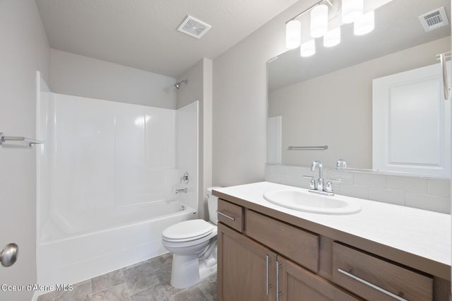 19626 E 3rd Ln, Greenacres, WA 99016