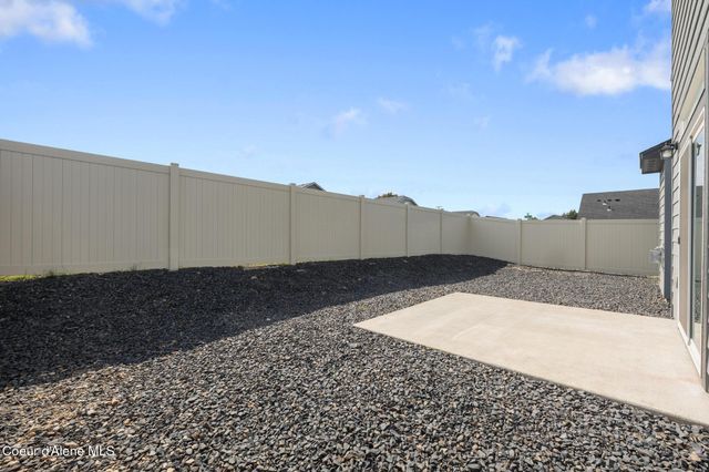 19626 E 3rd Ln, Greenacres, WA 99016