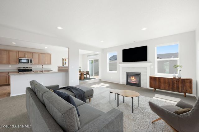 19626 E 3rd Ln, Greenacres, WA 99016