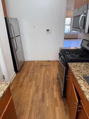 2139 W Lunt Avenue 3, Chicago, IL 60645