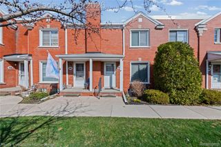 703 1/2 Saint Clair Street, Grosse Pointe, MI 48230