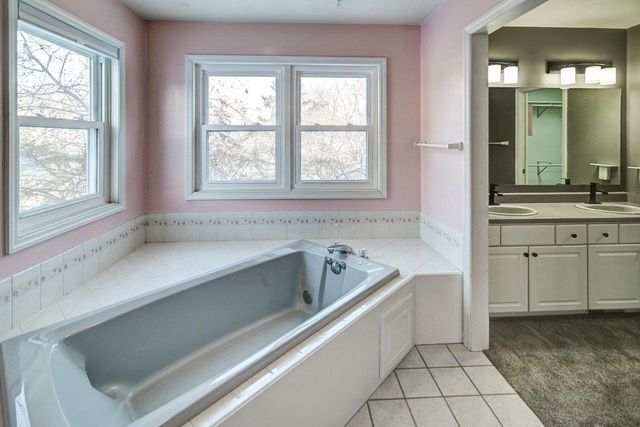 5708 Pembroke Drive, Fitchburg, WI 53711