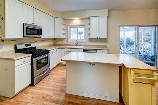 5708 Pembroke Drive, Fitchburg, WI 53711