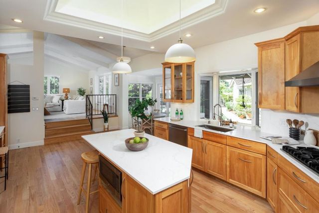 1250 Montclaire Way, Los Altos, CA 94024