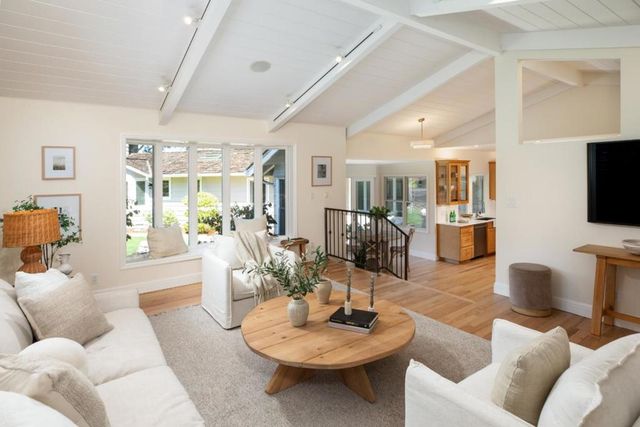 1250 Montclaire Way, Los Altos, CA 94024