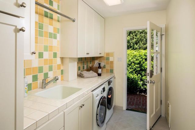 1250 Montclaire Way, Los Altos, CA 94024