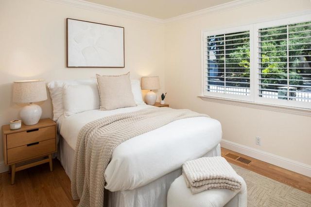 1250 Montclaire Way, Los Altos, CA 94024