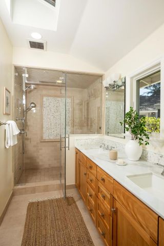 1250 Montclaire Way, Los Altos, CA 94024