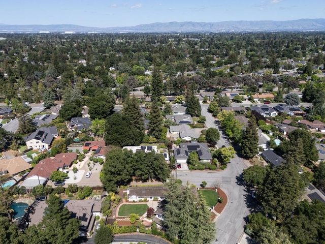1250 Montclaire Way, Los Altos, CA 94024