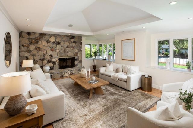 1250 Montclaire Way, Los Altos, CA 94024