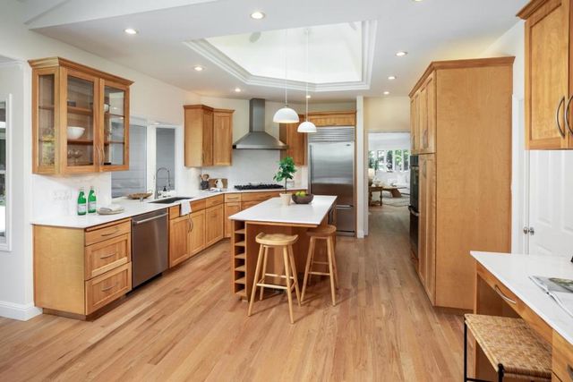 1250 Montclaire Way, Los Altos, CA 94024