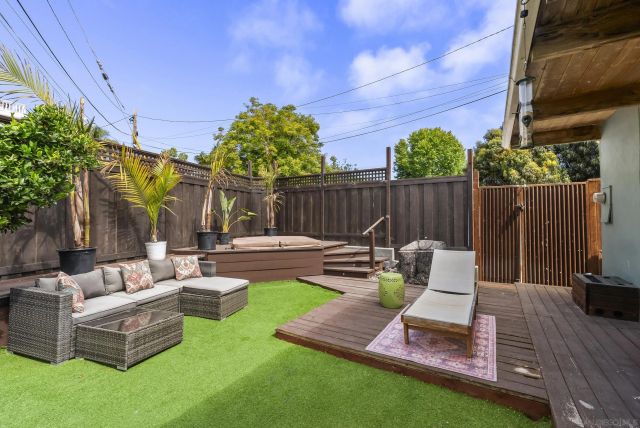 5615 Beaumont Avenue, La Jolla, CA 92037