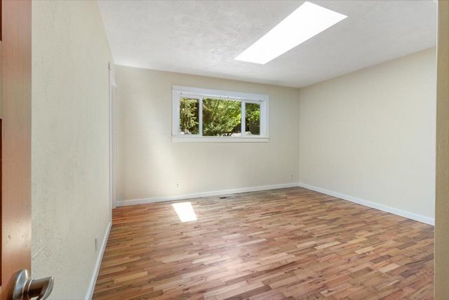 430 Ashland Street, Ashland, OR 97520