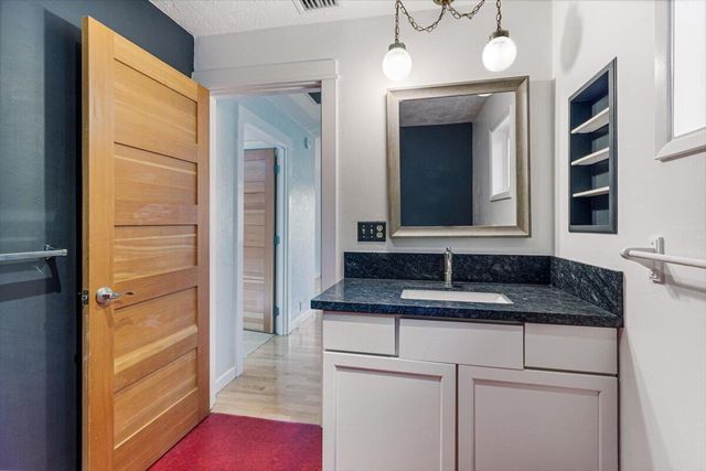 430 Ashland Street, Ashland, OR 97520