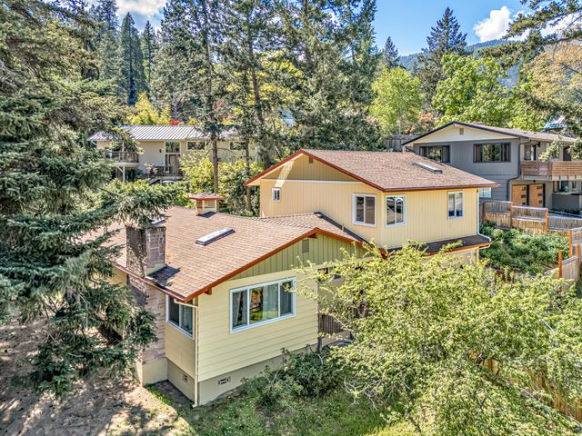 430 Ashland Street, Ashland, OR 97520