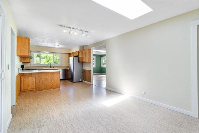 430 Ashland Street, Ashland, OR 97520