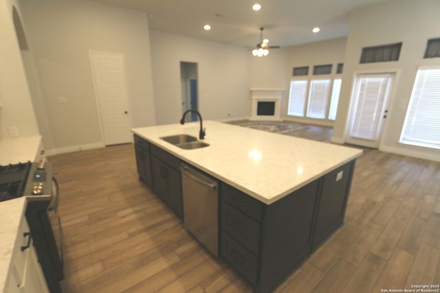 2965 GROVE WAY, Seguin, TX 78155