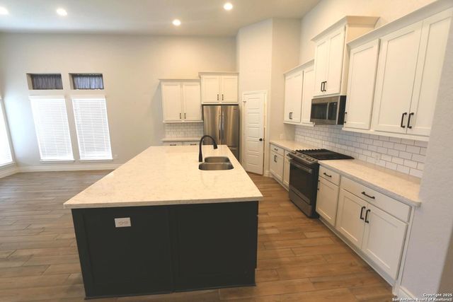 2965 GROVE WAY, Seguin, TX 78155