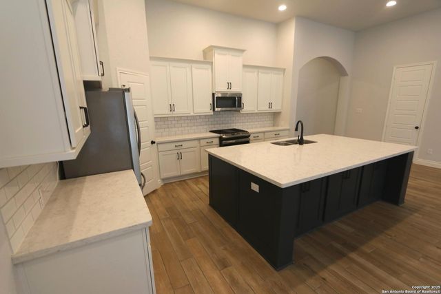 2965 GROVE WAY, Seguin, TX 78155