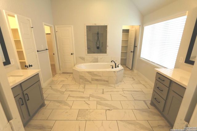 2965 GROVE WAY, Seguin, TX 78155