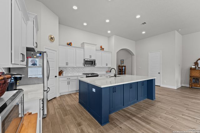 2965 GROVE WAY, Seguin, TX 78155