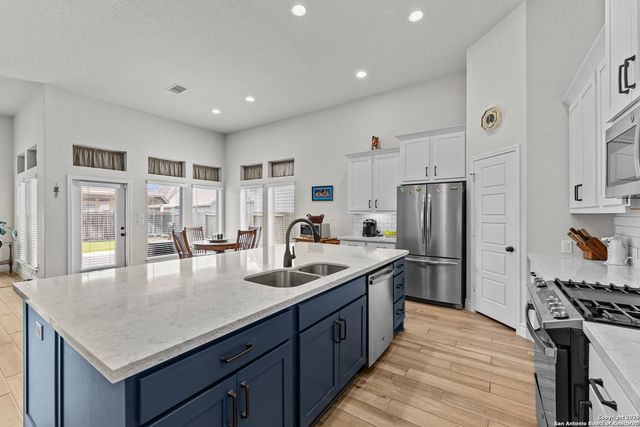 2965 GROVE WAY, Seguin, TX 78155