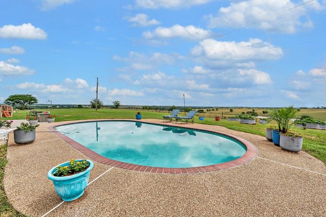 804 Heritage Parkway, Axtell, TX 76624